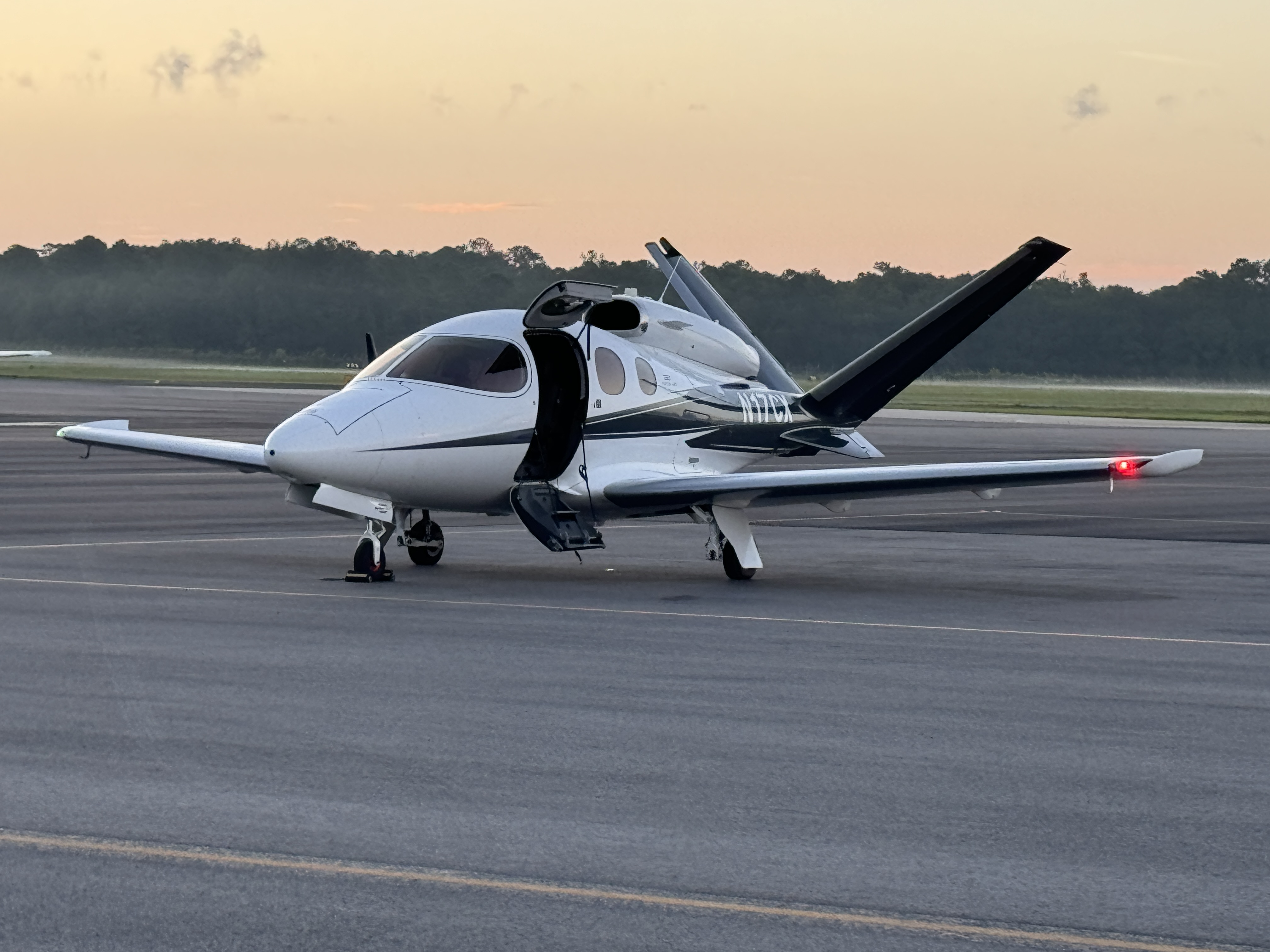 2017 CIRRUS DESIGN CORP SF50